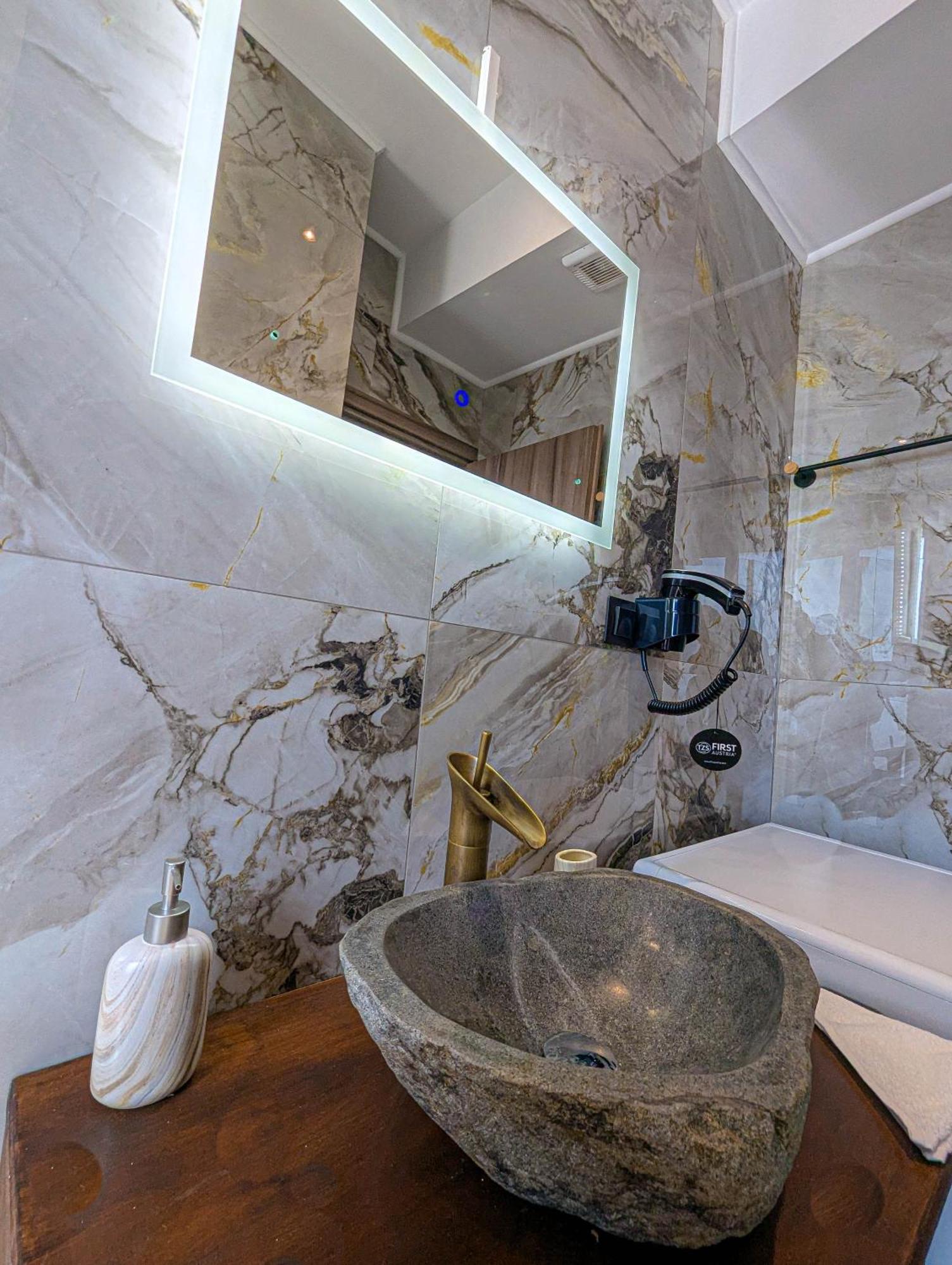 Ionian Pearl Apartments And Suites Corfu  Esterno foto